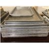 Image 2 : Approx. 20 aluminum baking sheets two sizes