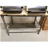 Image 3 : 4'x2 1/2' Prep table