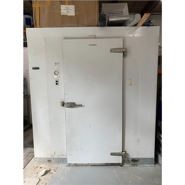 Coldstream walk-in dual cooler/ freezer unit approx. 12' x 7'