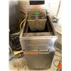 Image 1 : Frymaster commercial deep fryer w/ 1 basket