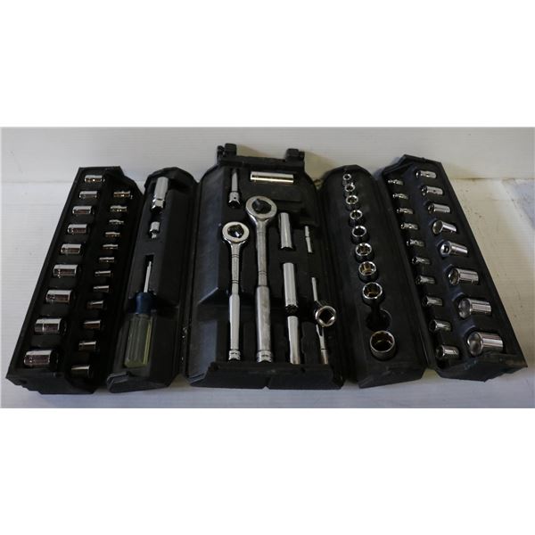 CRAFTSMAN WRENCH & SOCKET 52 PIECE SET