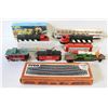 Image 1 : FLAT OF VARIOUS HO SCALE TRAIN CARS AND TRACK