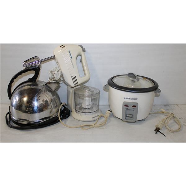 FLAT OF KITCHEN ELECTRONIC APPLIANCES