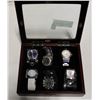 Image 1 : DISPLAY CASE WITH 6 WATCHES