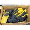Image 1 : BOX OF ASSORTED GLOVES