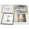 Image 1 : SHOWHOME LOT OF 4 ASSORTED ART PIECES