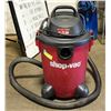 SHOP VACUUM 6 GALLONS