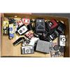 Image 1 : TRAY LOT VINTAGE CAMERAS ASSORTED