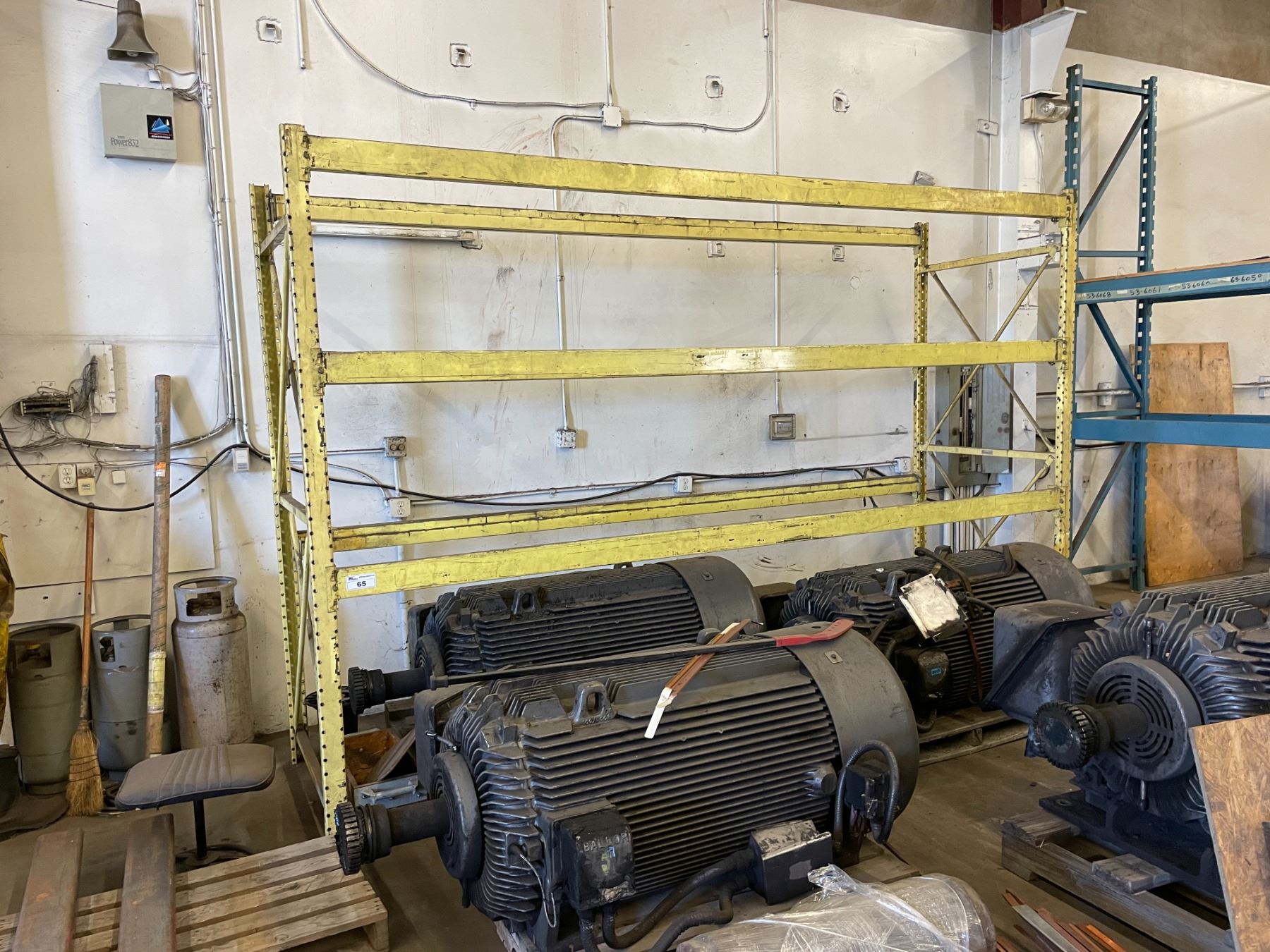 *C SINGLE BAY OF YELLOW 12' INDUSTRIAL PALLET RACKING INCLUDING 12 ...