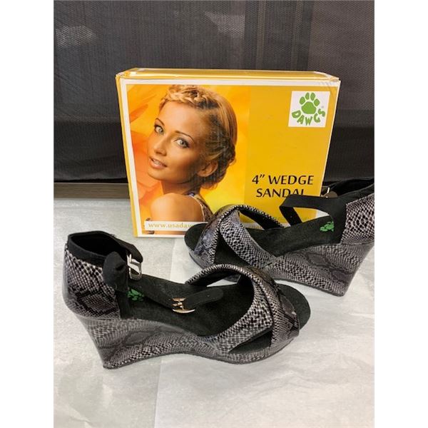 NEW DAWGS 4" Wedge Sandal sz.6 BLK