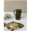Image 3 : 3 Vintage Fire King Milk Glass Mugs- Stackable-Wade Mug & Glaxed Fish Wal Art