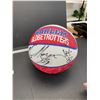 Image 2 : Harlem Globetrotters Signed Basketball