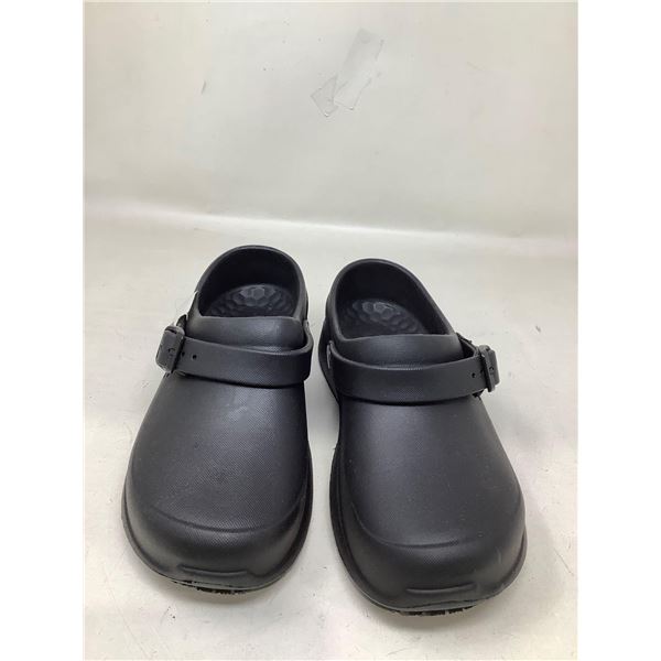 Joybees Closed Toe Shoes Mens (7) Ladies (9)