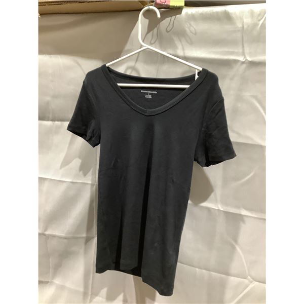 Amazon Essentials Ladies Medium Size Shirt Lot of 2