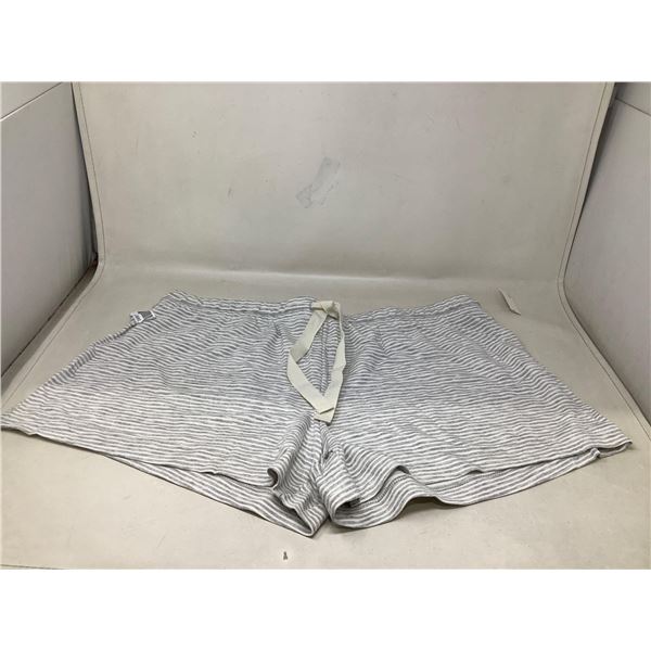 Amazon Essentials Shorts Size XL