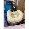 Image 1 : Small Pet Bed (18in x 8in)
