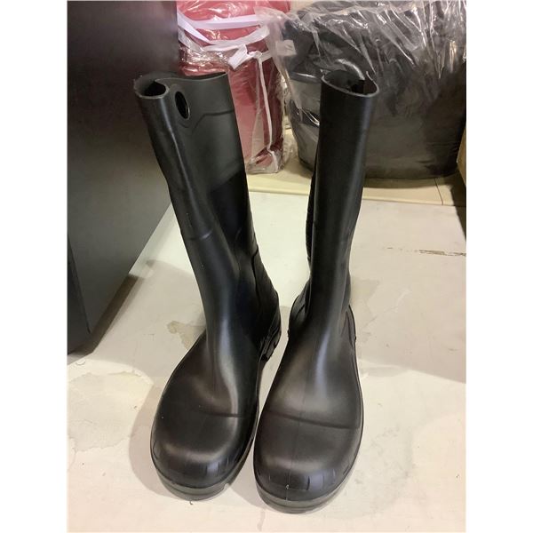 Dunlop Mens Size 10 Boots