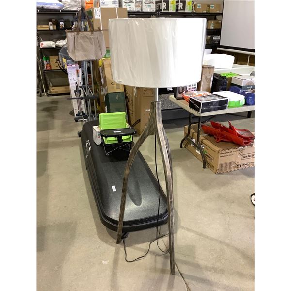 Lumirama Tripoli Floor Lamp (19-3/4in x 61in)