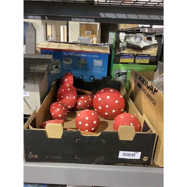 Case of Wooden Mushroom Garden Decor