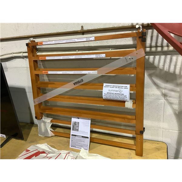 Summer Deluxe Wood Stairway Gate (Fits Openings 30in - 48in)