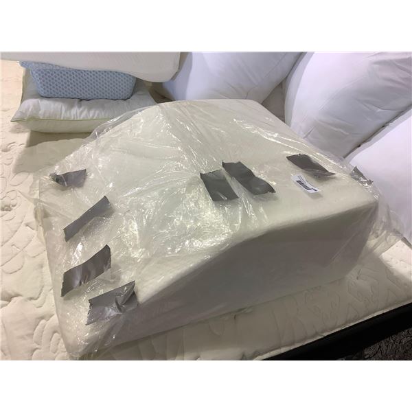 Memory Foam Wedge Pillow