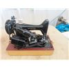 Image 3 : Vintage Spartan Portable Elec Sewing Machine