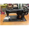 Image 2 : (GE) Singer Treadle Sewing Machine