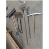 Image 2 : 6 Yard Hand Tools, Snow Push, 2 Shovels, 2 Rakes & Pick