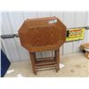 Image 1 : 4 Oak TV Table & Stand