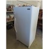 Image 2 : Frigidaire Upright Freezer 55.5" x 32" x 26"