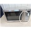 Image 1 : Sylvania Stainless Steel Microwave