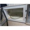 Image 2 : Sylvania Stainless Steel Microwave