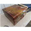 Image 2 : 2 Vintage Suitcases