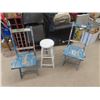 Image 1 : 2 Folding Chairs & Wood Stool