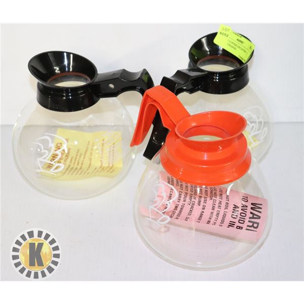 LOT OF 3 COFFEE DECANTER – 2 BLACK 1 ORANGE