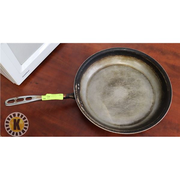 LARGE 14" FRYING PAN