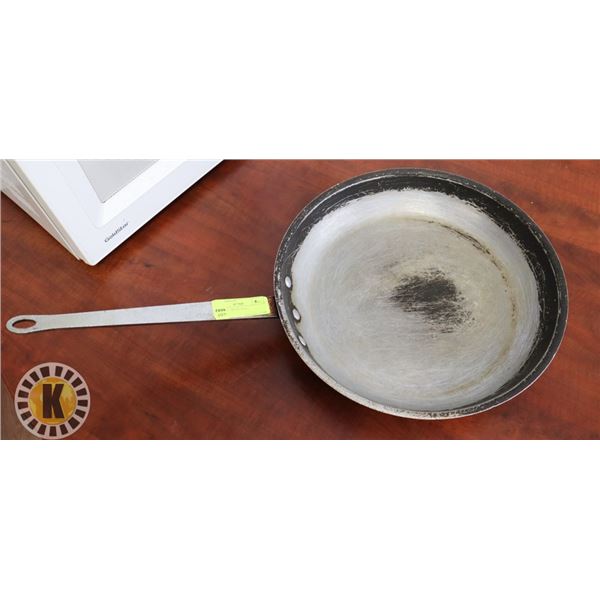LARGE 14" FRYING PAN