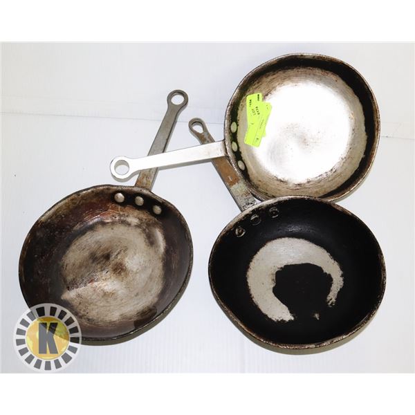 3 SMALL PANS