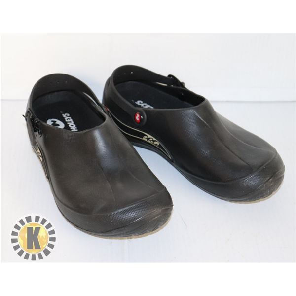PAIR OF HOLLEYS PRO MED KITCHEN SHOES SIZE 6-7 M