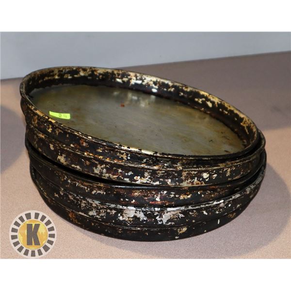 LOT OF FIVE 12" PIZZA PANS