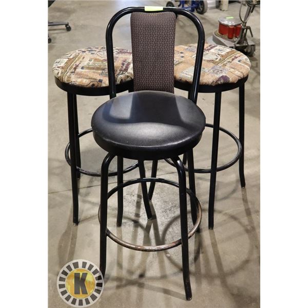 3 BAR STOOLS