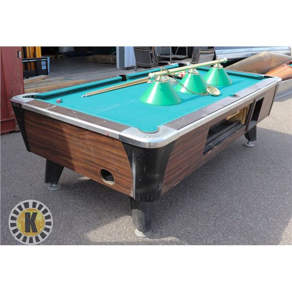 VALLEY DYNAMO 4 X 8 BILLIARDS POOL TABLE /W RACK