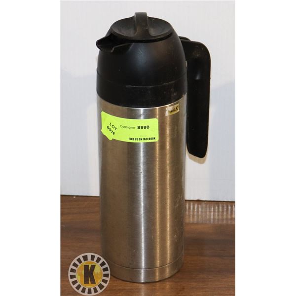 INSULATED BEVERAGE CONTAINER