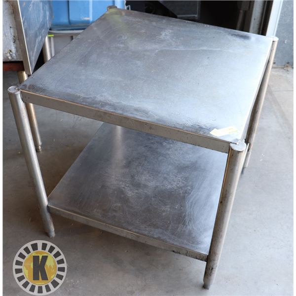 STAINLESS STEEL TABLE WITH LOWER SHELF