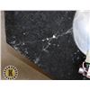 Image 2 : STONE COUNTERTOP DOUBLE SINK