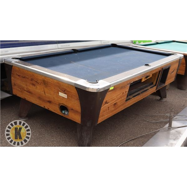 COMMERCIAL POOL TABLE