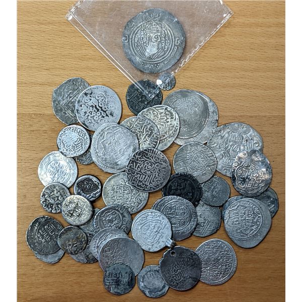 MEDIEVAL ISLAMIC: LOT of 44 silver coins