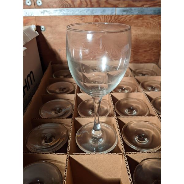 Set of 24 Arcoroc Excaliber Grand Savoie Wine Glasses 12oz./29.6cl