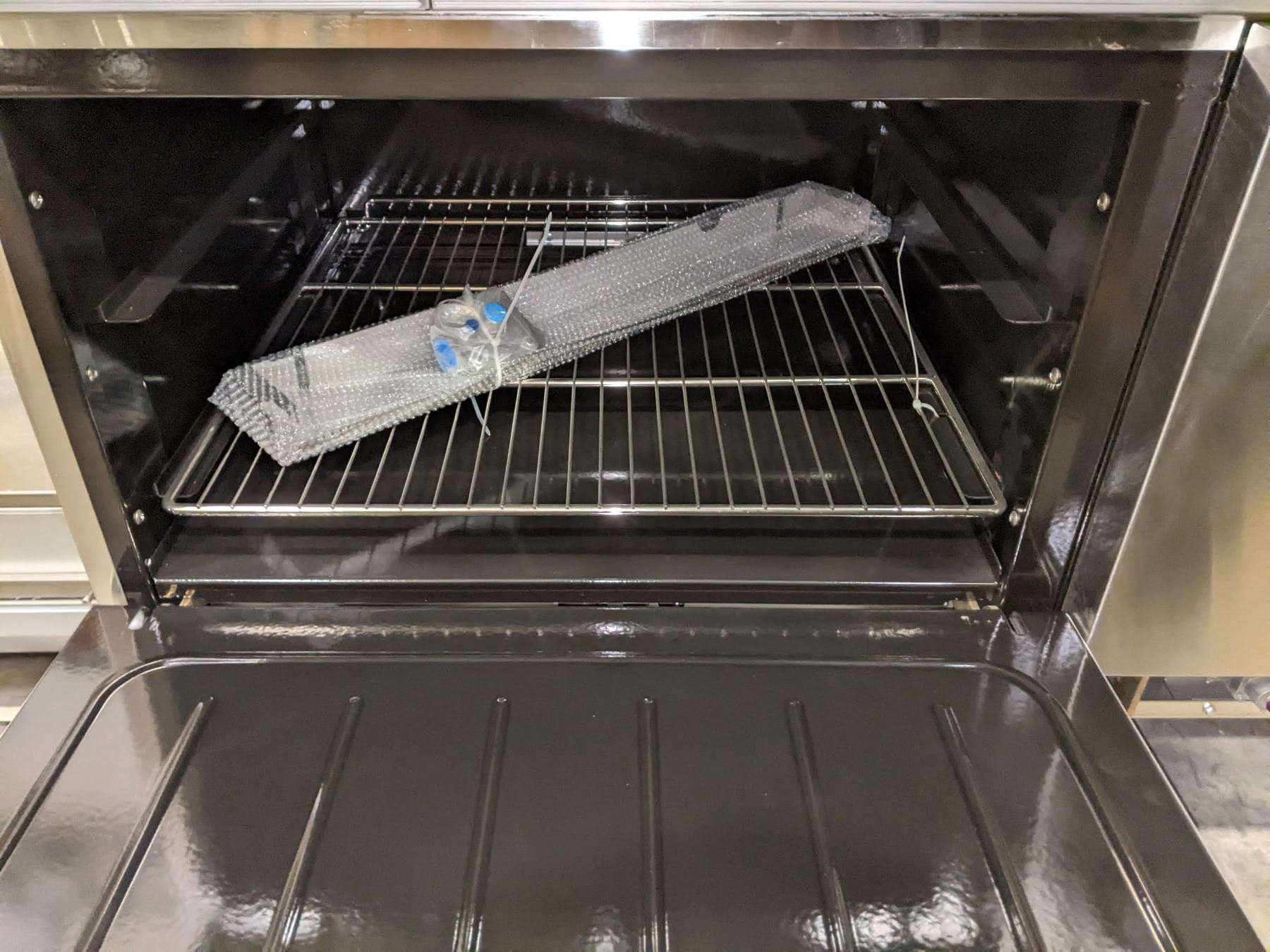 Brand New Atosa Cook Rite 2 Burner Range with 48in Griddle, 2 Full Size ...