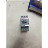 Image 2 : SMALL BIN OF BREAKERS